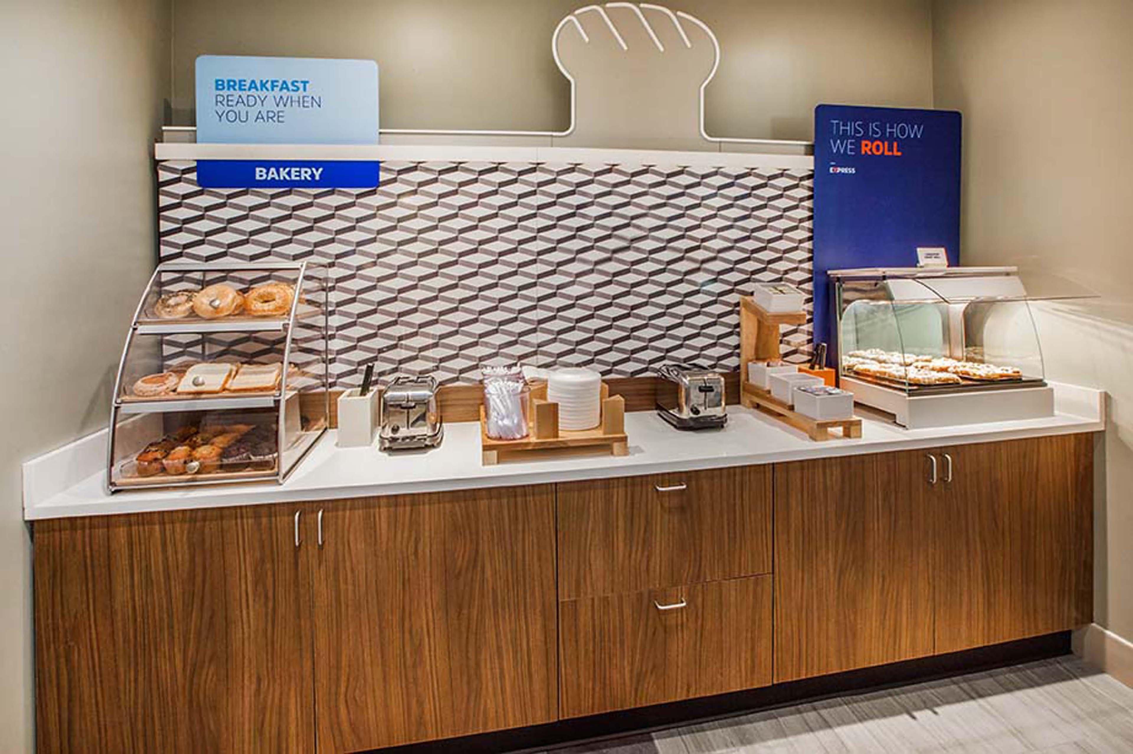 Holiday Inn Express Hotel & Suites Huntsville West - Research Park By Ihg Luaran gambar